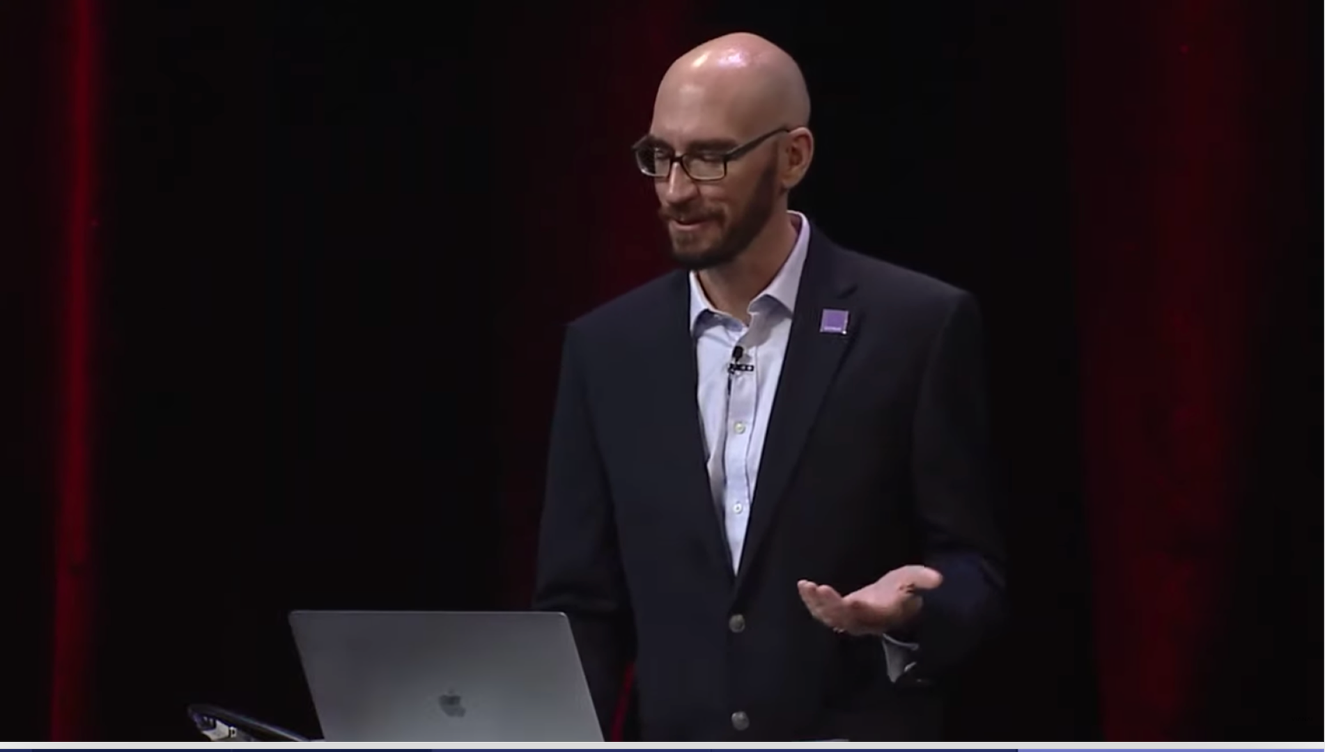 Dan presenting VianAI at Oracle OpenWorld